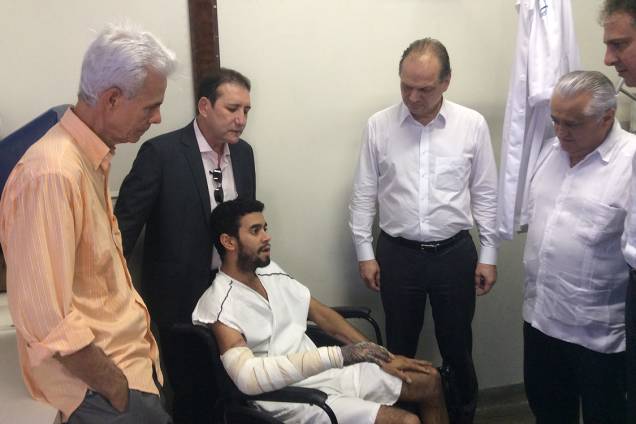 O Ministro da Saúde, Ricardo Barros, visitou o Instituto José Frota, em Fortaleza, para conhecer o tratamento. O Ministro da Saúde, Ricardo Barros, visitou o Instituto José Frota, em Fortaleza, para conhecer o tratamento.