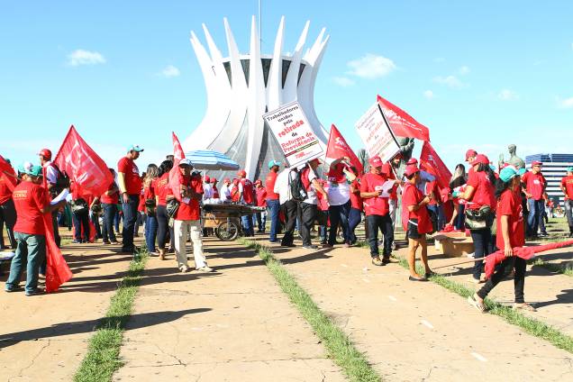 Movimentos sociais e de trabalhadores protestam em Brasília contra as reformas na Previdência propostas pelo governo Michel Temer - 15/03/2017 Movimentos sociais e de trabalhadores protestam em Brasília contra as reformas na Previdência propostas pelo governo Michel Temer - 15/03/2017