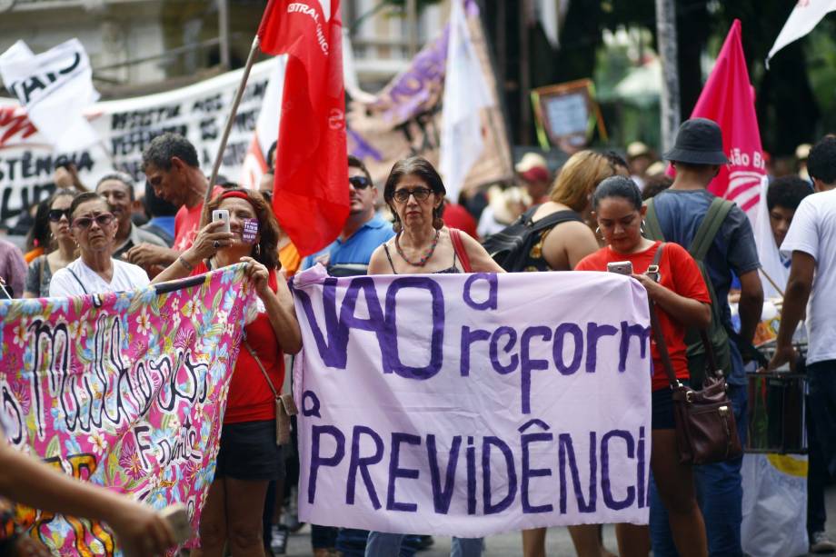 Em Belém, no Pará, movimentos sociais protestam contra a reforma da Previdência proposta pelo governo Michel Temer - 15/03/2017