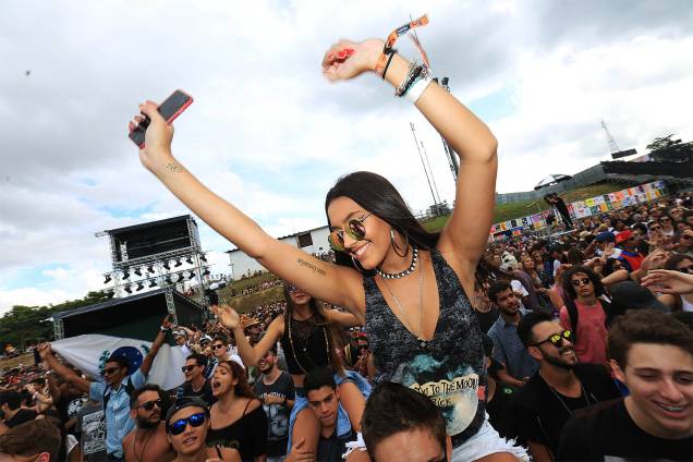 Público no segundo dia do Festival Lollapalooza 2017 no autódromo de Interlagos, em São Paulo Público no segundo dia do Festival Lollapalooza 2017 no autódromo de Interlagos, em São Paulo