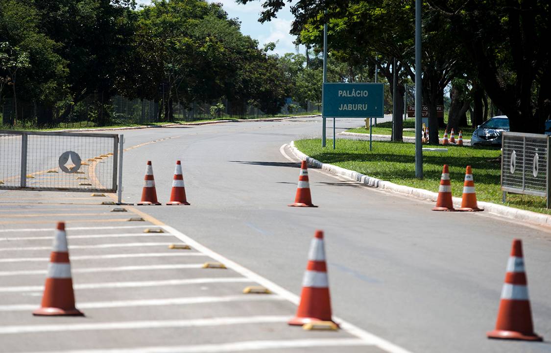 Via de acesso ao Palácio do Jaburu, em Brasília