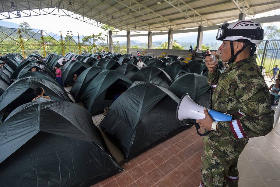 O presidente colombiano, Juan Manuel Santos, afirmou que a avalanche deixou 203 feridos, muitos com gravidade, que estão sendo atendidos em hospitais de Mocoa e outras cidades - 03/04/2017