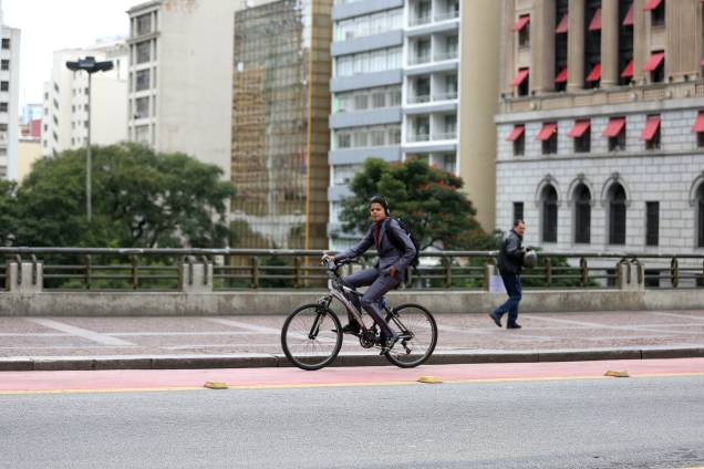 O Viaduto do Chá durante a paralisação dos transportes públicos no centro da cidade de São Paulo - 28/04/2017 O Viaduto do Chá durante a paralisação dos transportes públicos no centro da cidade de São Paulo - 28/04/2017