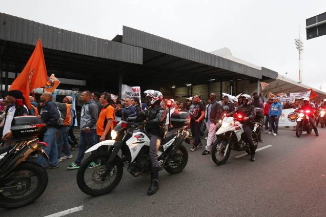 Polícia militar reforça a segurança no entorno do Aeroporto de Congonhas em São Paulo durante manifestação de sindicalistas - 28/04/2017 Polícia militar reforça a segurança no entorno do Aeroporto de Congonhas em São Paulo durante manifestação de sindicalistas - 28/04/2017