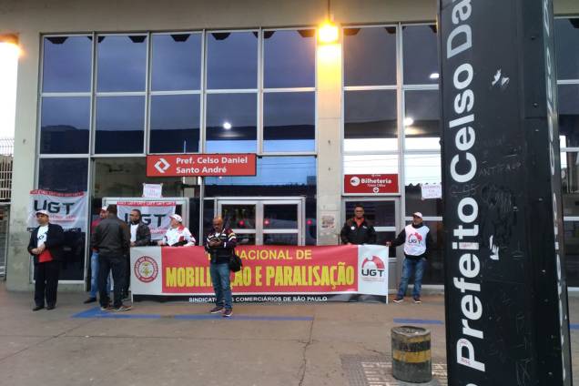 Estação Santo André da CPTM fechada durante paralisação - 28/04/2017 Estação Santo André da CPTM fechada durante paralisação - 28/04/2017