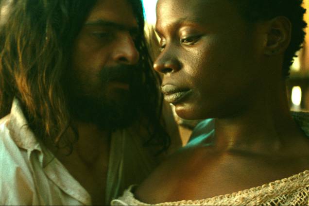 Joaquim (Julio Machado) e Zua Mutange (Isabél Zuaa) Joaquim (Julio Machado) e Zua Mutange (Isabél Zuaa)
