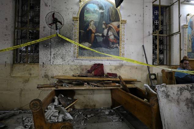 Danos provocados após uma explosão na igreja copta Mar Girgis, na cidade de Tanta, no Egito - 09/04/2017 Danos provocados após uma explosão na igreja copta Mar Girgis, na cidade de Tanta, no Egito - 09/04/2017
