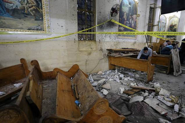 Danos provocados após uma explosão na igreja copta Mar Girgis, na cidade de Tanta, no Egito - 09/04/2017 Danos provocados após uma explosão na igreja copta Mar Girgis, na cidade de Tanta, no Egito - 09/04/2017