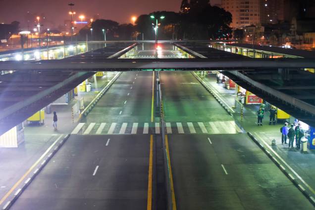 Terminal Parque Dom Pedro II no centro de São Paulo, amanhece vazio durante paralisação de motoristas e cobradores - 28/04/2017 Terminal Parque Dom Pedro II no centro de São Paulo, amanhece vazio durante paralisação de motoristas e cobradores - 28/04/2017