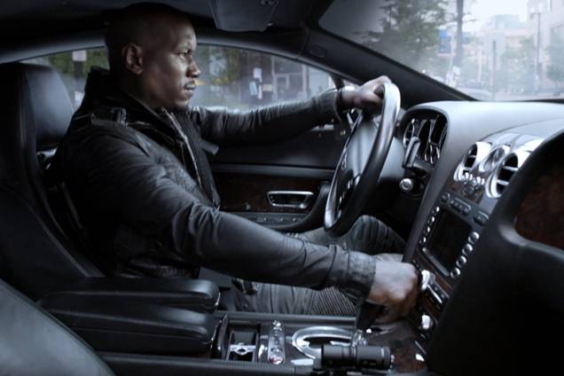 Roman (Tyrese Gibson) em Velozes e Furiosos 8 Roman (Tyrese Gibson) em Velozes e Furiosos 8