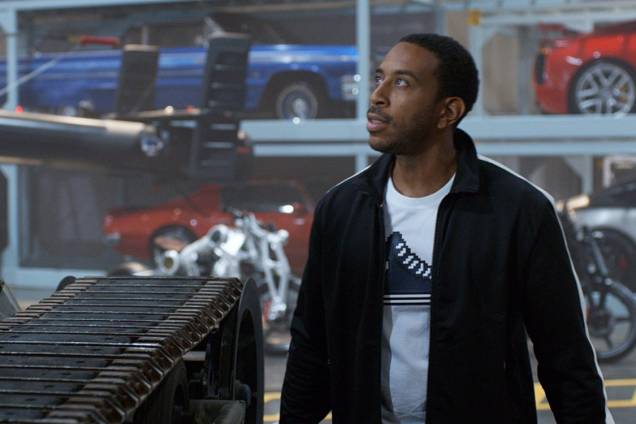 Ludacris durante gravações do filme Velozes e Furiosos 8 Ludacris durante gravações do filme Velozes e Furiosos 8