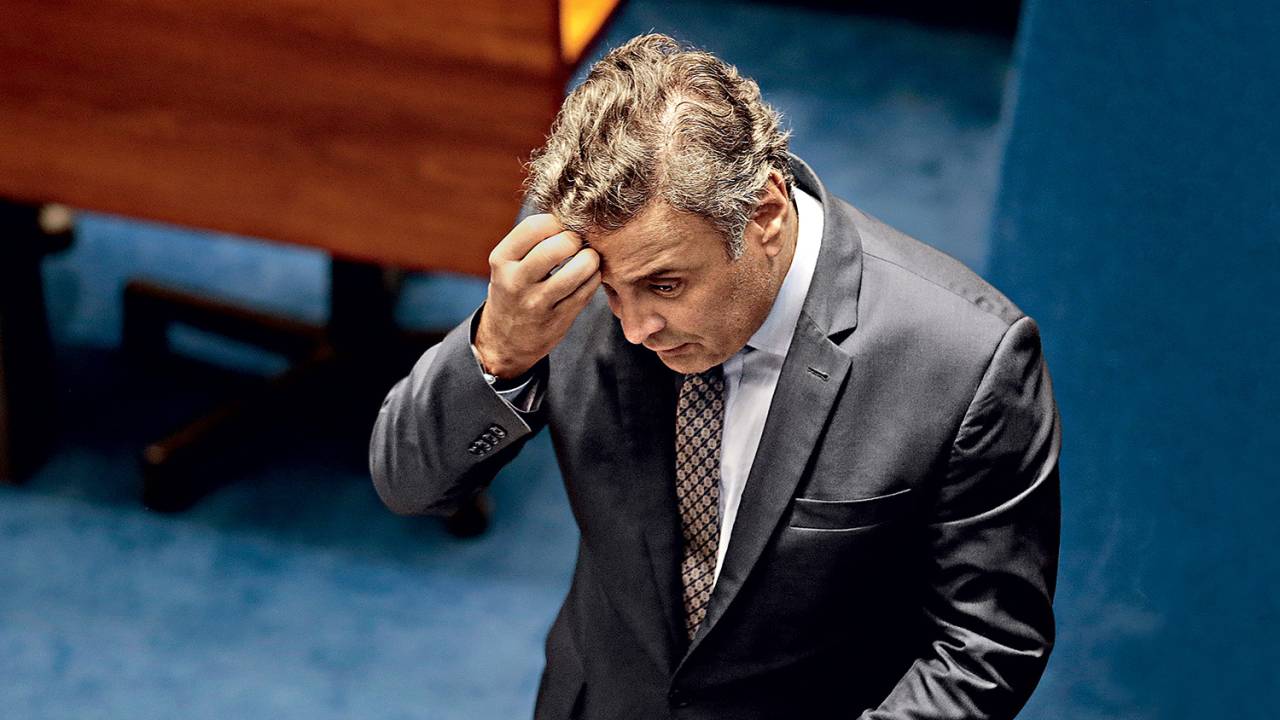 PERPLEXIDADE - O tucano, no plenário do Senado, minutos depois de saber que fora gravado por Joesley Batista