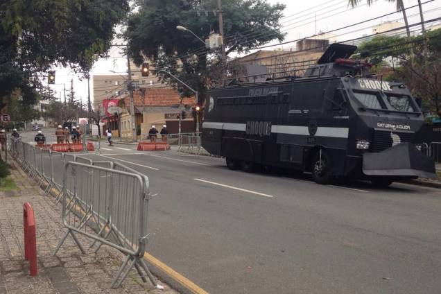 Segurança reforçada nos arredores do prédio da Justiça Federal em Curitiba antes do depoimento do ex-presidente Lula ao juiz Sergio Moro - 10/05/2017 Segurança reforçada nos arredores do prédio da Justiça Federal em Curitiba antes do depoimento do ex-presidente Lula ao juiz Sergio Moro - 10/05/2017