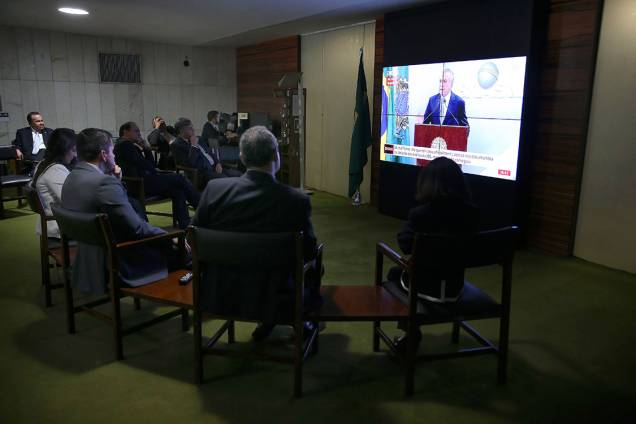 Brasília - Deputados e jornalistas assistem ao pronunciamento do presidente Michel Temer (José Cruz/Agência Brasil) Brasília - Deputados e jornalistas assistem ao pronunciamento do presidente Michel Temer (José Cruz/Agência Brasil)