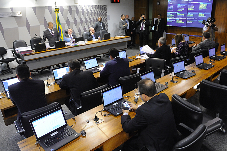 CCJ realiza reunião deliberativa para decidir o Direito de Revogação e o Veto Popular, e o PLS 373/2015, que classifica homicídio de idoso como crime hediondo