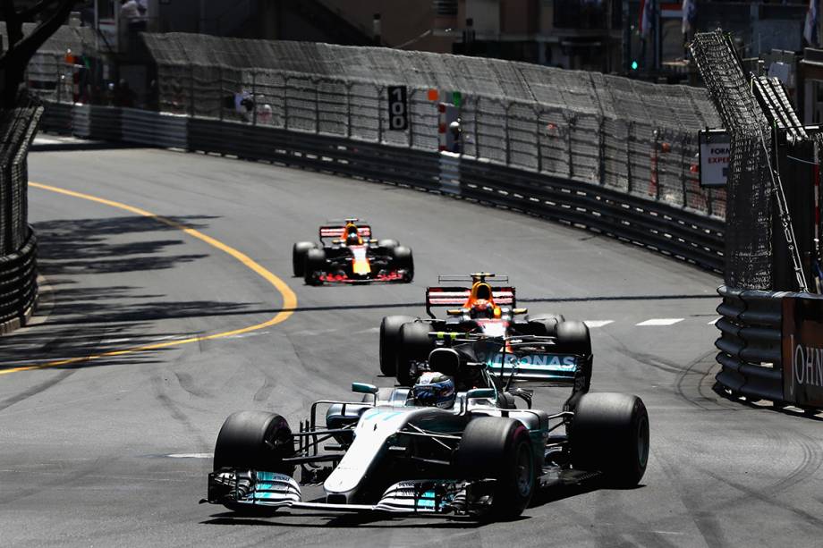 O traçado fechado do circuito de Mônaco resultou em poucas ultrapassagens O traçado fechado do circuito de Mônaco resultou em poucas ultrapassagens