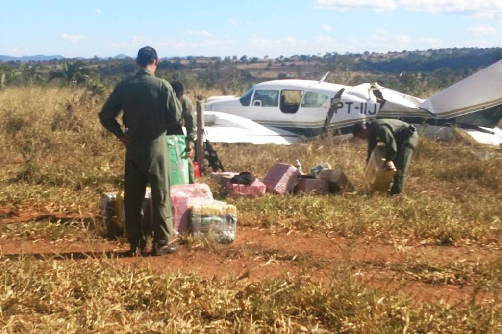 Aviões ilícitos levam tiro de alerta em ação da FAB na fronteira