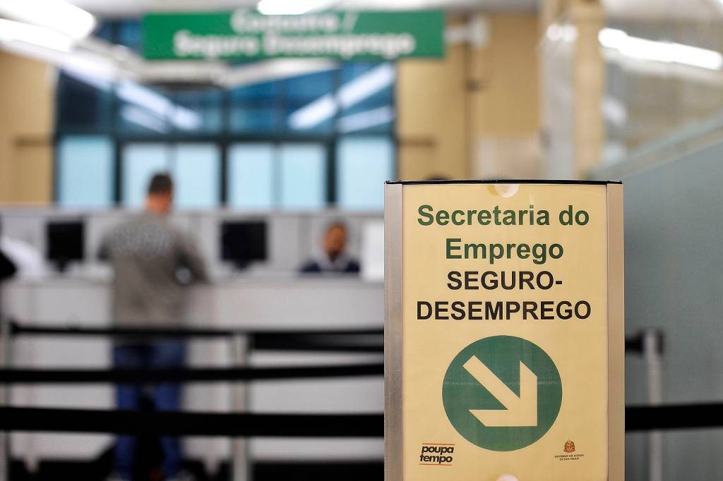 Férias coletivas, lay‑off e cortes: as reações das empresas atingidas pelo tarifaço