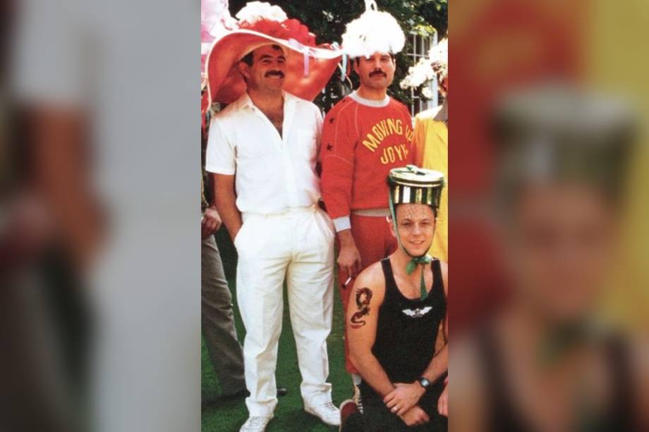 Freddie Mercury com seu namorado Jim Hutton no final da década de 1980