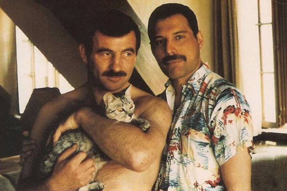 Freddie Mercury com seu namorado Jim Hutton no final da década de 1980