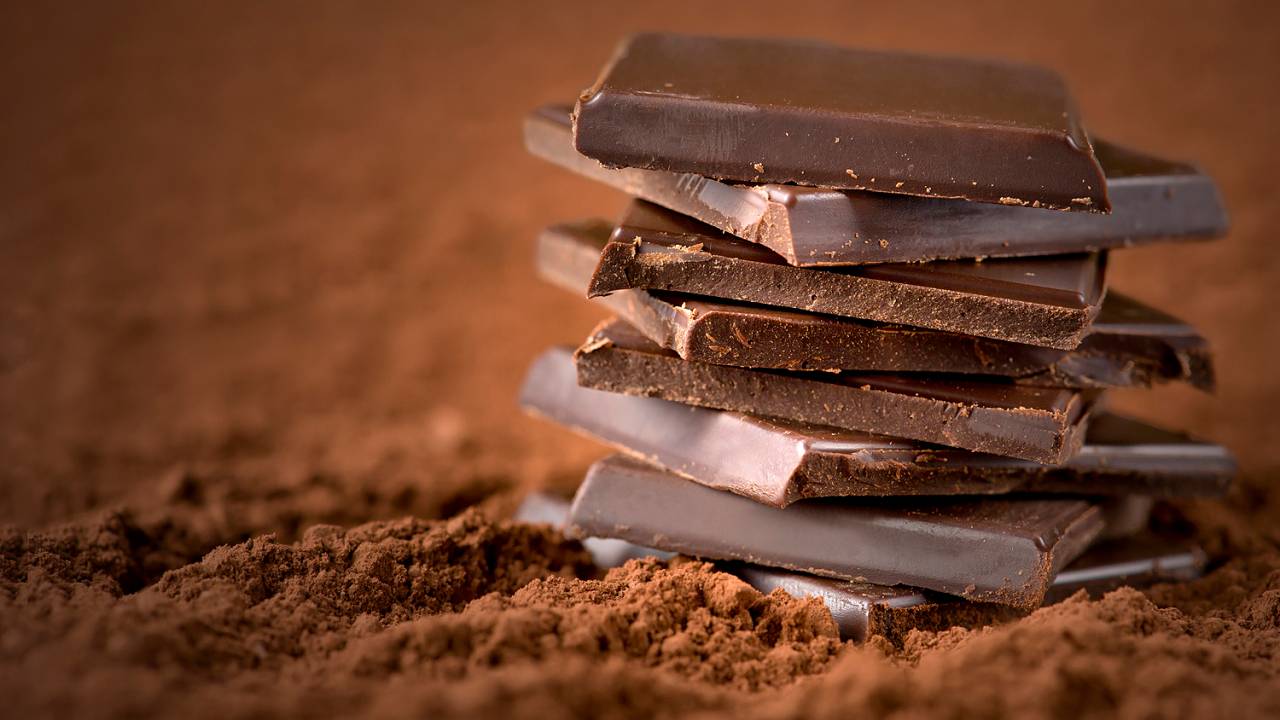 Barras de chocolate em camadas