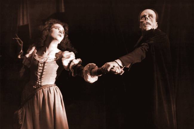 Lon Chaney e Mary Philbin Em 'O Fantasma da Ópera' (1925)