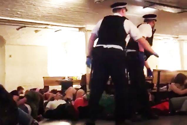 A polícia de Londres confirmou também um segundo incidente em Borough Market - 03/06/2017 A polícia de Londres confirmou também um segundo incidente em Borough Market - 03/06/2017