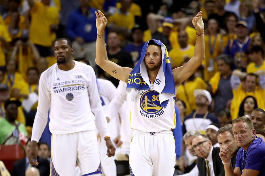 Stephen Curry durante o primeiro jogo da final da NBA entre Golden State Warriors e Cleveland Cavaliers- 01/06/2017