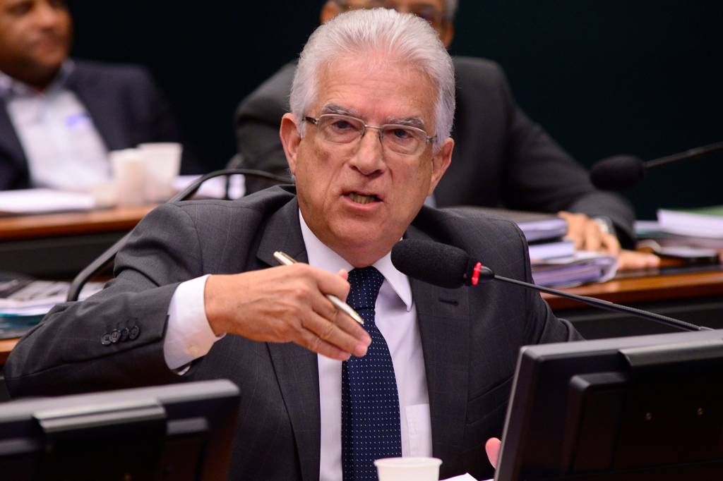 Rubens Bueno: “Mais um penduricalho para engordar os supersalários”