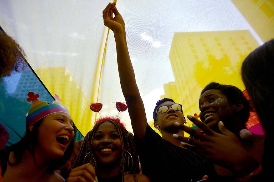 21ª edição da Parada do Orgulho LGBT de São Paulo reúne a comunidade LGBT e simpatizantes na Avenida Paulista - 18/06/2017