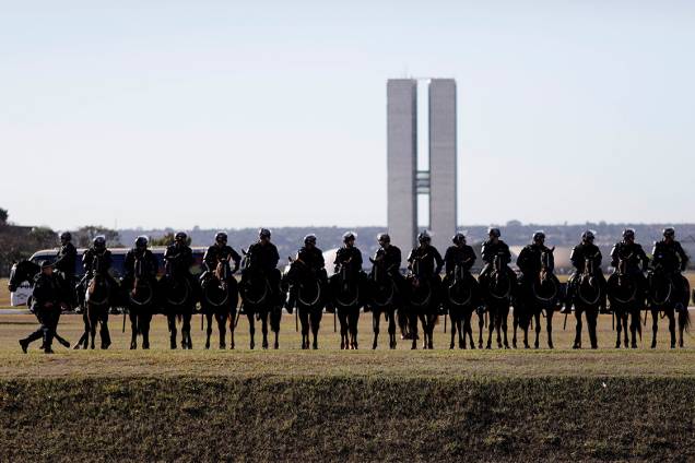 Forças militares reforçam segurança no Congresso Nacional devido a protestos contra as reformas do governo Temer, em Brasília - 30/06/2017 Forças militares reforçam segurança no Congresso Nacional devido a protestos contra as reformas do governo Temer, em Brasília - 30/06/2017