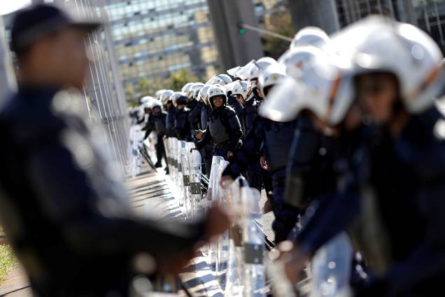 Forças militares reforçam segurança no Congresso Nacional devido a protestos contra as reformas do governo Temer, em Brasília - 30/06/2017 Forças militares reforçam segurança no Congresso Nacional devido a protestos contra as reformas do governo Temer, em Brasília - 30/06/2017