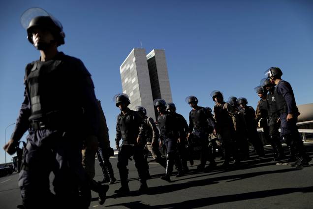Forças militares reforçam segurança no Congresso Nacional devido a protestos contra as reformas do governo Temer, em Brasília - 30/06/2017 Forças militares reforçam segurança no Congresso Nacional devido a protestos contra as reformas do governo Temer, em Brasília - 30/06/2017