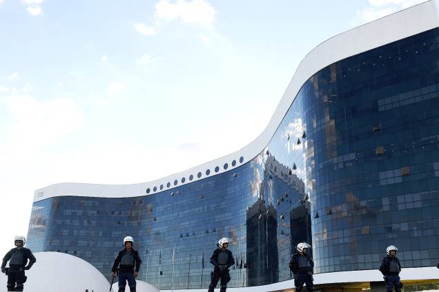 Segurança reforçada no entorno do prédio do Tribunal Superior Eleitoral (TSE), em Brasília, dia do julgamento da chapa Dilma Rousseff-Michel Temer - 06/06/2017 Segurança reforçada no entorno do prédio do Tribunal Superior Eleitoral (TSE), em Brasília, dia do julgamento da chapa Dilma Rousseff-Michel Temer - 06/06/2017