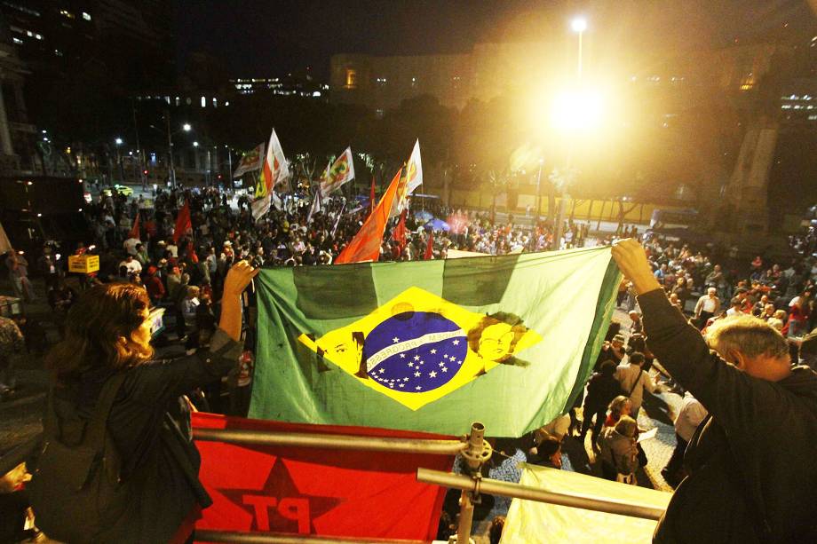 Protesto em defesa dos ex presidentes Luiz Inácio Lula da Silva e Dilma Rousseff e contra o presidente Michel Temer, no centro do Rio de Janeiro (RJ) - 20/07/2017