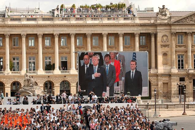Os presidentes Donald Trump (EUA) e Emmanuel Macron (França) durante a comemoração do Dia da Bastilha, em Paris - 14/07/2017 Os presidentes Donald Trump (EUA) e Emmanuel Macron (França) durante a comemoração do Dia da Bastilha, em Paris - 14/07/2017