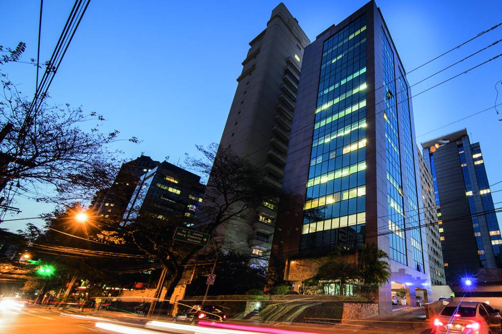 Duas salas comerciais no Itaim Bibi (Edifício Lugano)