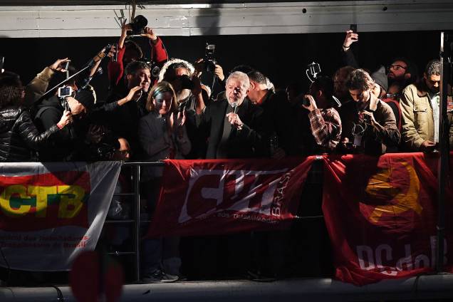 O ex presidente Luiz Inácio Lula da Silva durante protesto pela Democracia, na Avenida Paulista, em São Paulo (SP) - 20/07/2017 O ex presidente Luiz Inácio Lula da Silva durante protesto pela Democracia, na Avenida Paulista, em São Paulo (SP) - 20/07/2017