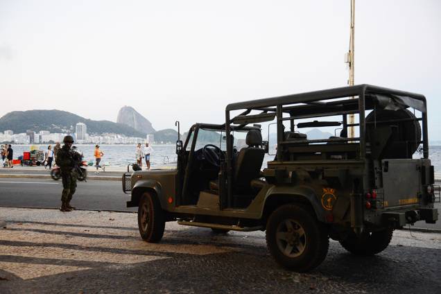 Homens das Forças Armadas patrulham as ruas no Rio de Janeiro - 28/07/2017 Homens das Forças Armadas patrulham as ruas no Rio de Janeiro - 28/07/2017
