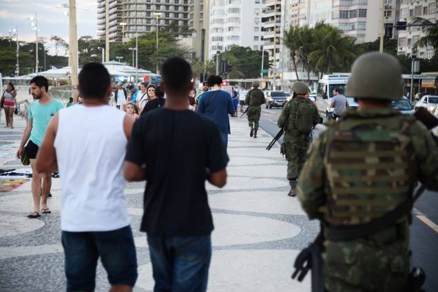 Homens das Forças Armadas patrulham as ruas no Rio de Janeiro - 28/07/2017 Homens das Forças Armadas patrulham as ruas no Rio de Janeiro - 28/07/2017