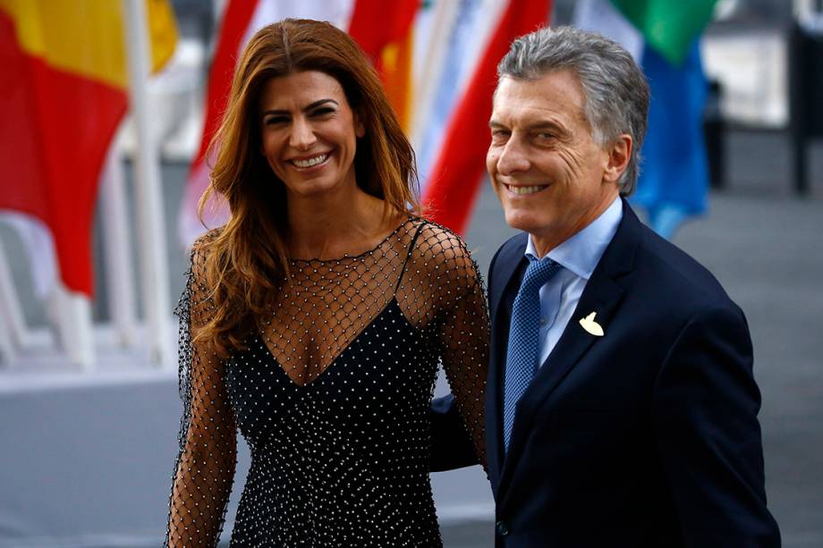 A primeira-dama argentina, Juliana Awada, ao lado do presidente da Argentina, Mauricio Macri, durante a cúpula do G20, na Alemanha