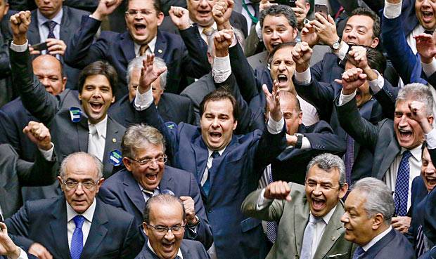 Eles gastam, nós pagamos