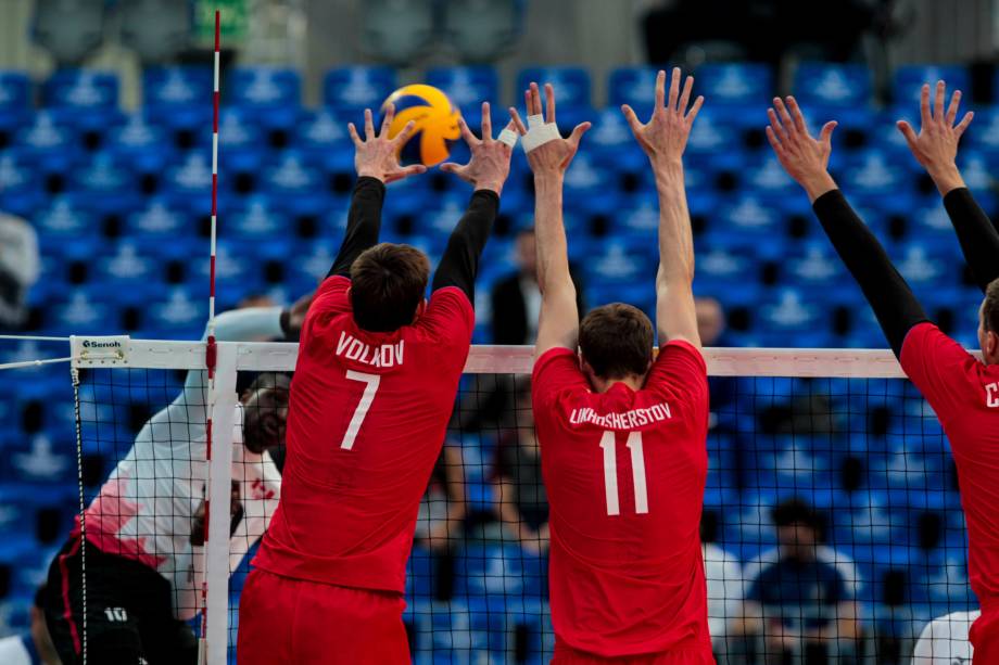 Partida entre Rússia e Canadá na Arena da Baixada, em Curitiba, válido pelas finais da Liga Mundial de vôlei, nesta quarta-feira.