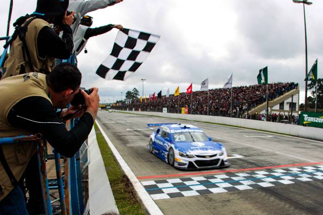 O piloto Daniel Serra foi o vencedor da quinta etapa da Stock Car 2017, no Autódromo Internacional de Curitiba (PR) - 02/07/2017 O piloto Daniel Serra foi o vencedor da quinta etapa da Stock Car 2017, no Autódromo Internacional de Curitiba (PR) - 02/07/2017