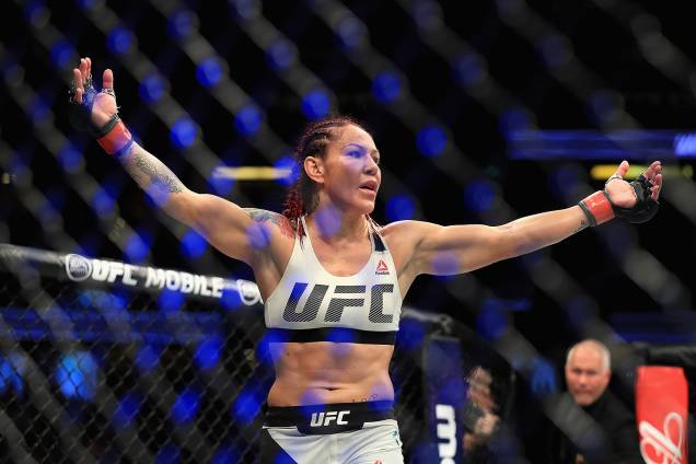 Cris Cyborg vence Tonya Evinger no UFC 214 em Anaheim (EUA) - 29/07/2017 Cris Cyborg vence Tonya Evinger no UFC 214 em Anaheim (EUA) - 29/07/2017