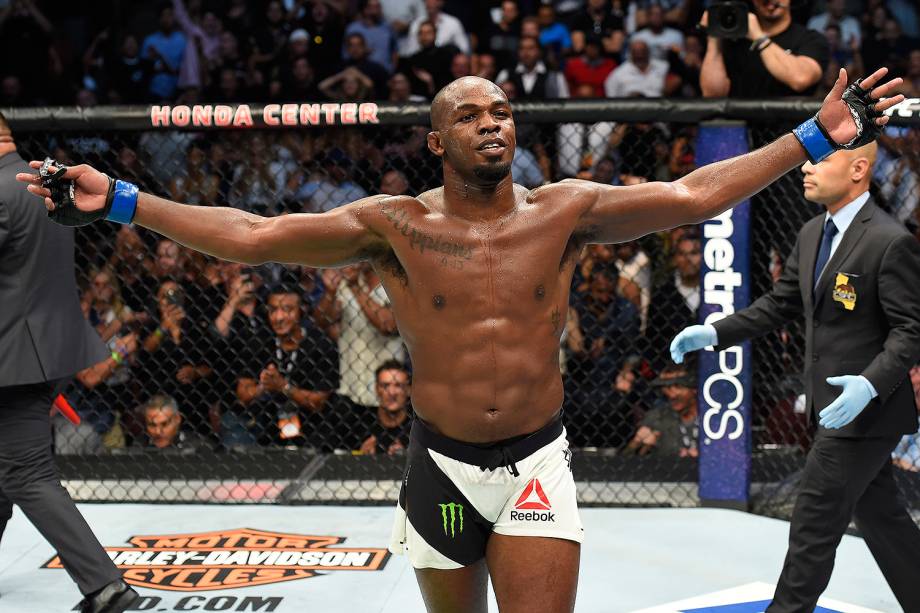 Jon Jones vence Daniel Cormier no UFC 214 em Anaheim (EUA) - 29/07/2017