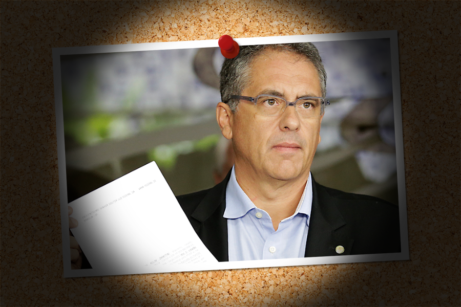 Líder do PT usa verba pública para ver Lula