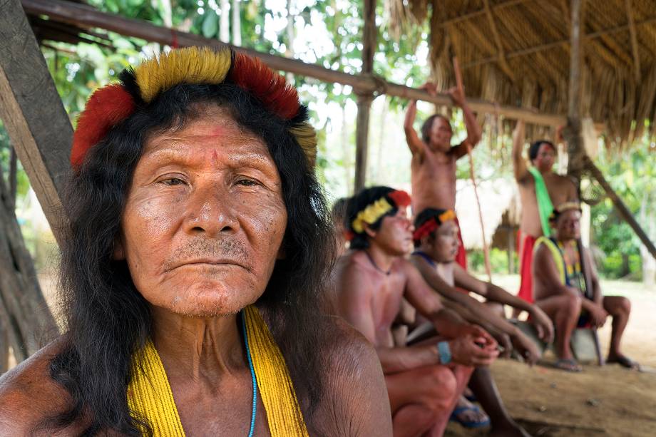 O pajé Sisiwa Wajãpi, da tribo Waiãpi, que ocupa uma área de cerca de 6.000 quilômetros quadrados em três municípios do Amapá e tem parte do território dentro da Reserva Nacional de Cobre e seus Associados, a Renca, extinta por decreto pelo presidente Michel Temer