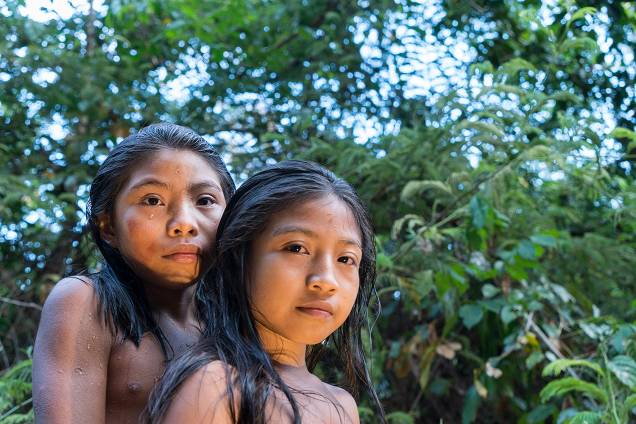 Crianças da tribo Waiãpi, cuja população atual é de cerca de 1.300 índios, um crescimento de 49% nos últimos seis anos Crianças da tribo Waiãpi, cuja população atual é de cerca de 1.300 índios, um crescimento de 49% nos últimos seis anos