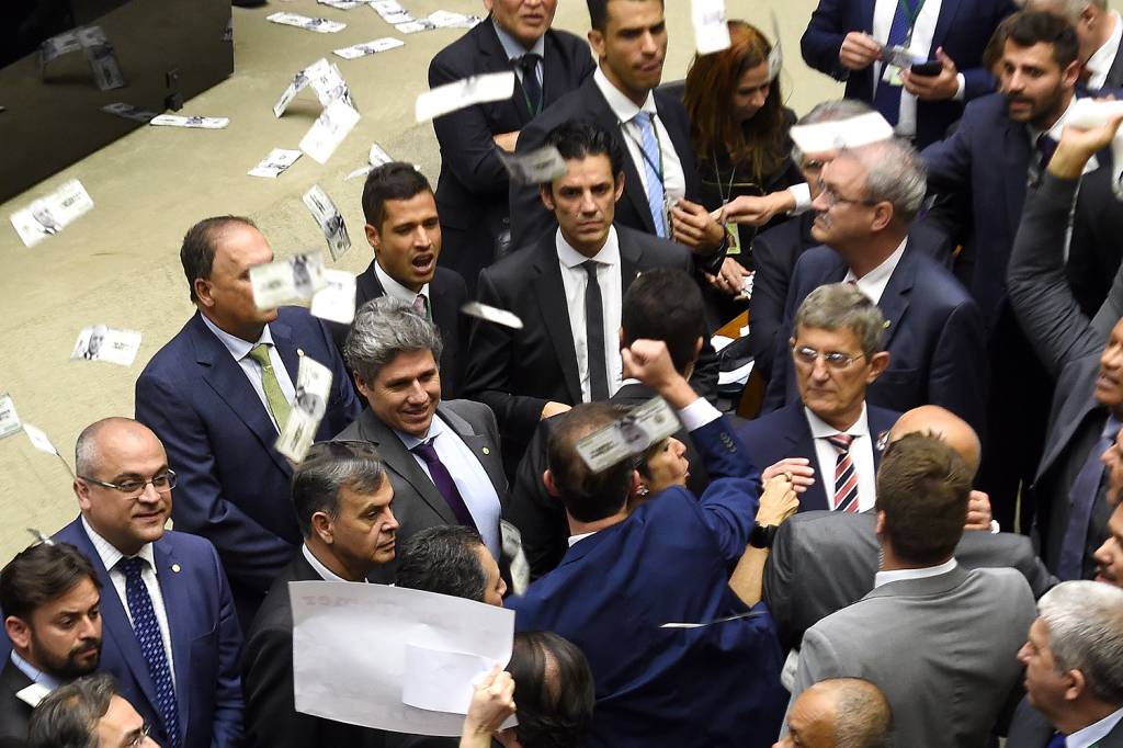 Votação da denúncia contra Temer na Câmara